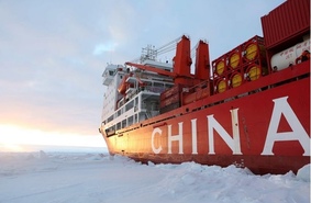 Китайцы продолжают покорять Антарктику, но немного застряли во льдах