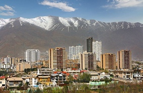 Столица Ирана, Тегеран, опускается под землю