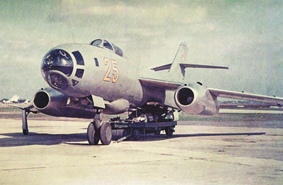 Фронтовой бомбардировщик – носитель атомной бомбы Яковлев Як-25Б