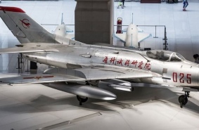 Китай использует беспилотные реактивные истребители типа Миг-19, чтобы заглушить ПВО Тайваня