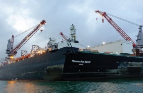 Рукотворный морской монстр Pioneering Spirit — крупнейшее судно мира