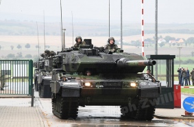 Первые улучшенные танки Leopard 2A7V вошли в состав 10-й танковой дивизии Бундесвера