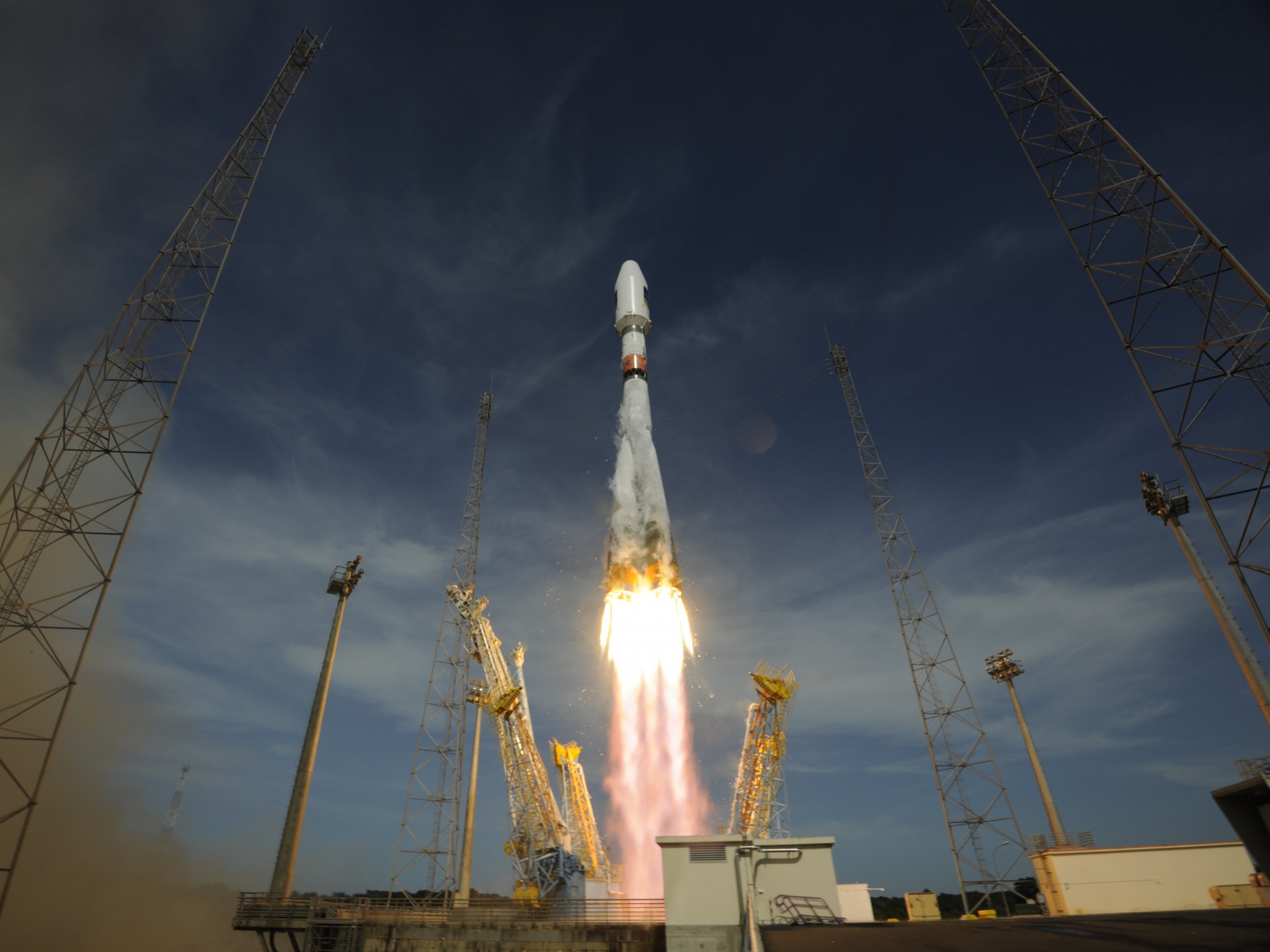 Запуск российского искусственного спутника военного назначения ракетой-носителем «Союз-2.1Б» 17 ноября 2015 г. с космодрома Плесецк 