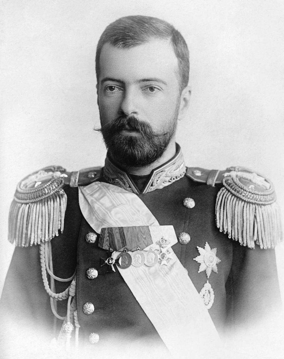 Великий князь Александр Михайлович (Романов, внук Николая I, родился в Тифлисе 13 апреля 1866 г., скончался  26 февраля 1933 г. в Рокбрюне, Франция) – шеф Воздушного Флота России от царской семьи
