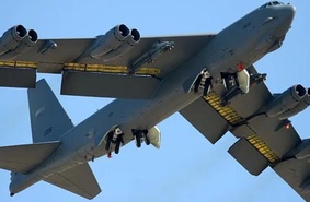 Ядерный бомбардировщик B-52 ВВС США. Запуск взрывом