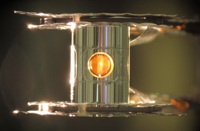 Калифорнийские физики открыли способ наблюдения за лазерной термоядерной реакцией