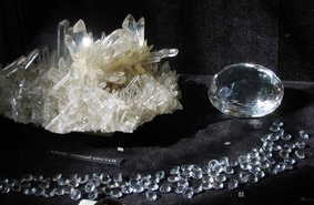 Горный хрусталь и другие кристаллические кварцы