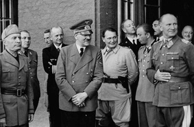Падение Берлина или как «верный фюреру» Борман предал Адольфа Гитлера