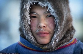 Жизнь в морозильнике: фотограф ВВС присоединился к племени ненцев во время ежегодной миграции оленей