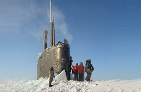 Подводная лодка и Арктика. Пробивая лед | Видео