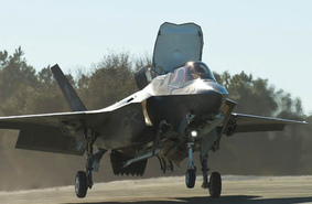 Истребитель F-35 «Молния» не может летать в грозу