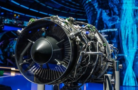ОДК впервые представила макет гибридной силовой установки для авиации на МАКС-2021