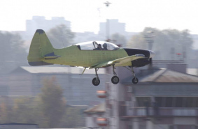 Новый российский учебный самолет Як-152 совершил первый полет