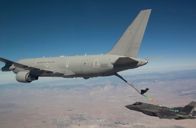 Новый стратегический самолет-заправщик Боинг KC-46A «Пегас» выполнил свой первый полет