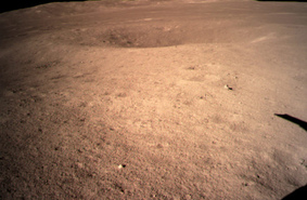 Первые фотографии обратной стороны Луны вблизи
