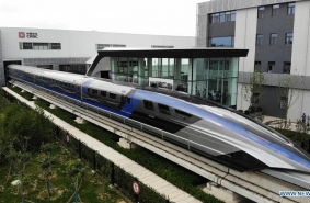 Самый скоростной поезд в мире на магнитной подвеске - китайский