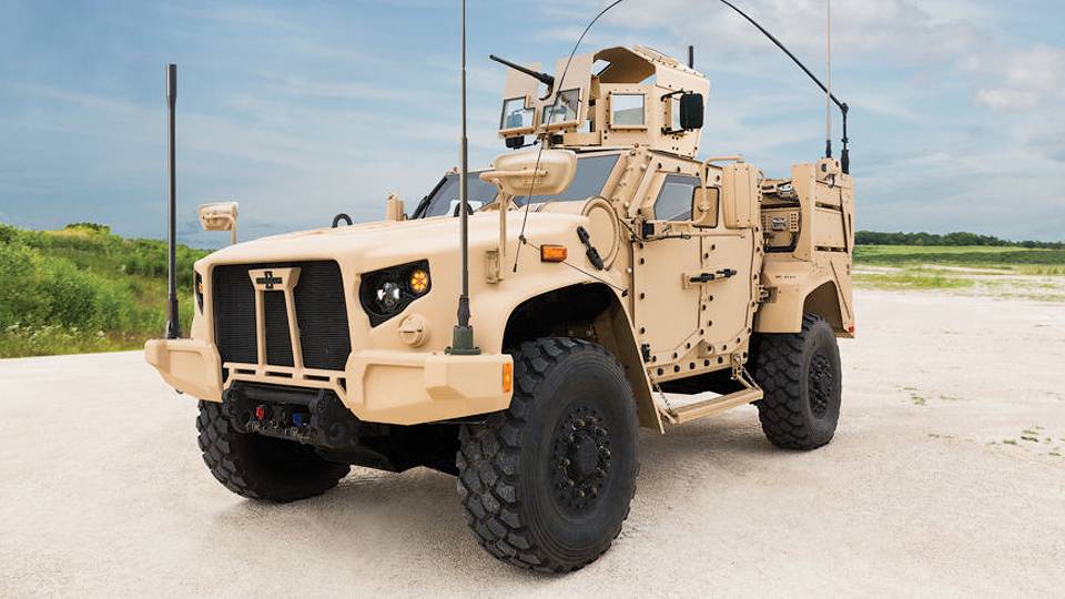 Перспективная легкая тактическая машин L-ATV (Light Combat Tactical All-Terrain Vehicle), компания Oshkosh
