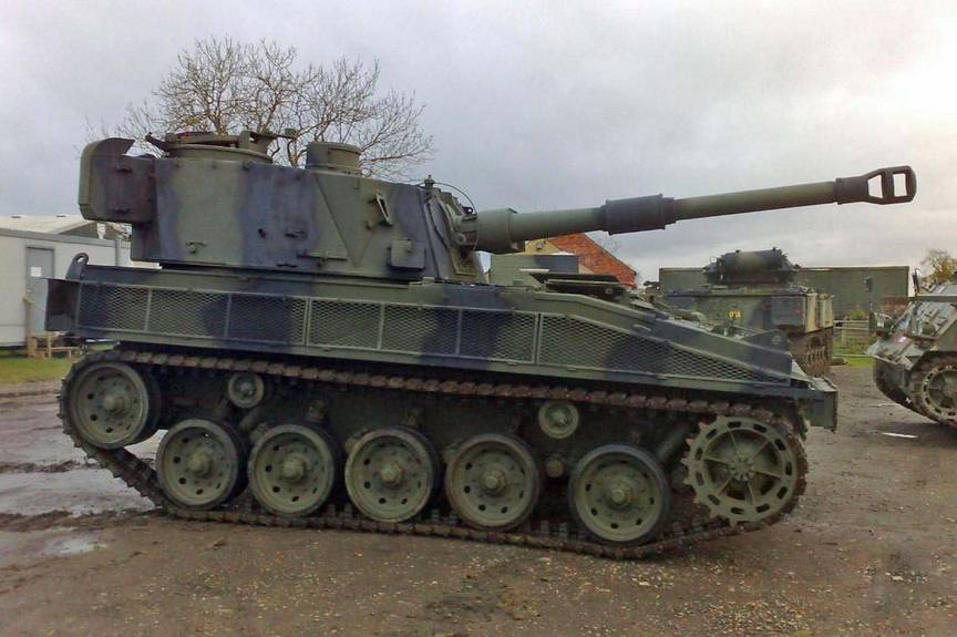 Британская 105-мм САУ FV433 «Abbot» 