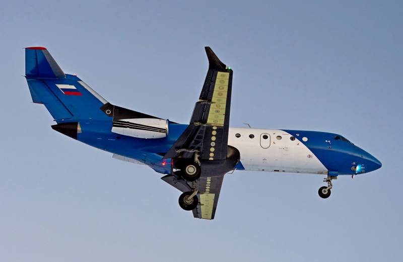 самолет, цельнокомпозитное крыло, ЯК-40