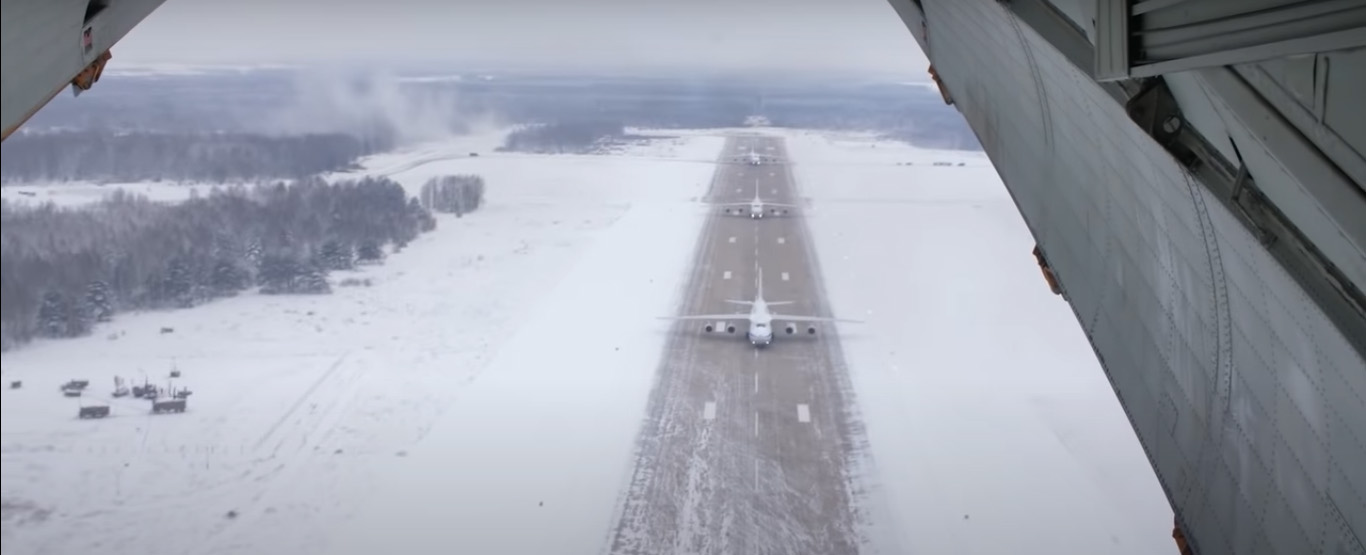Россия, Ан-124, военная техника, самолёт, слоновья прогулка