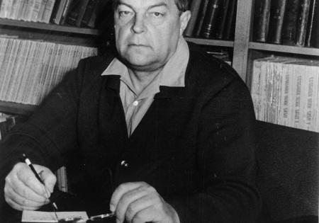 Литературная работа затягивала Ефремова всё больше, и в 1959 г. он ушёл из большой науке, посвятив себя научной фантастике.