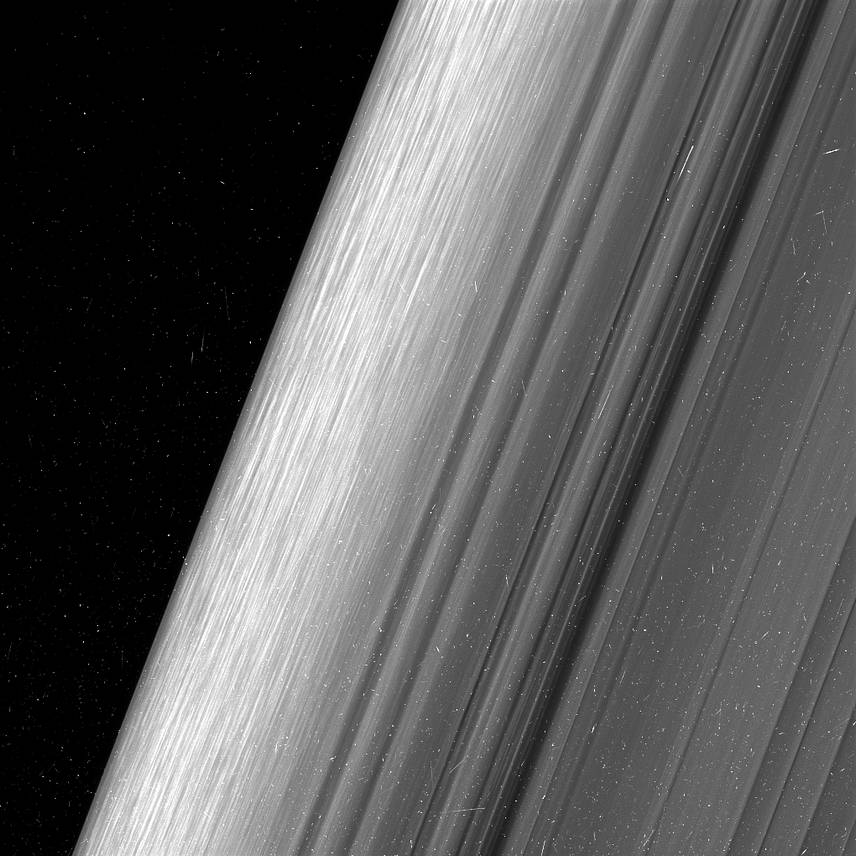 Область внешнего кольца B Сатурна