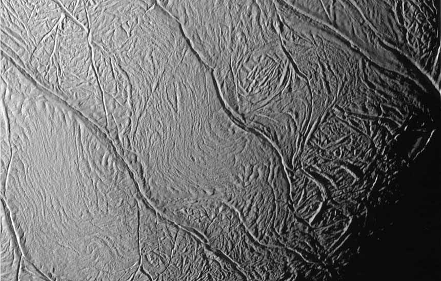 Ледяная поверхность Энцелада