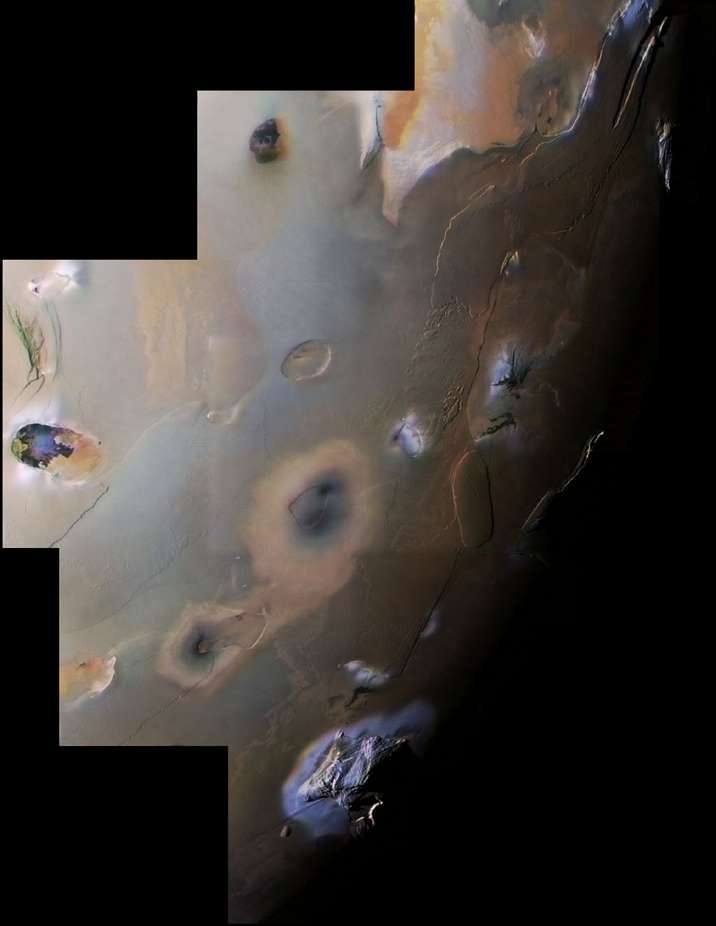 Южная полярная область Ио, запечатленная космическим аппаратом Вояджер-1