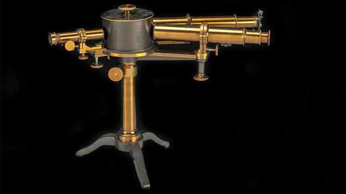 Спектроскоп, который использовался в Колумбийском университете в 1860-х годах