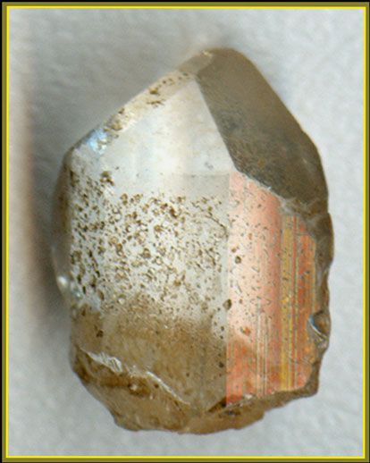 Топаз, кристалл 1см. Амазонитовая копь, Ильменские горы,  Ю. Урал