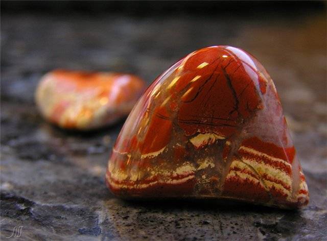 Яшма -пестрый камень с чудесными свойствами 