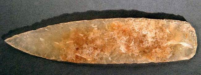 Нож из халцедона, 1200—1000 год до нашей эры
