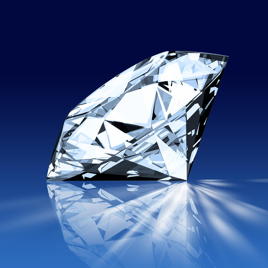 Алмаз, которому посредством обработки придана специальная форма, максимально выявляющая его естественный блеск