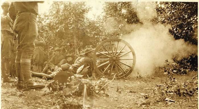 Американские солдаты, бой с испанцами, Куба, 1898 г.