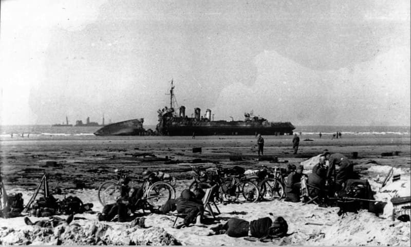 Немецкие солдаты, отдых, Средиземное море, Тулон, эсминец