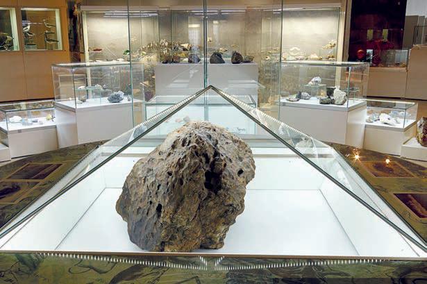 Челябинский метеорит в краеведческом музее