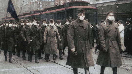 Военный парад в защитных масках