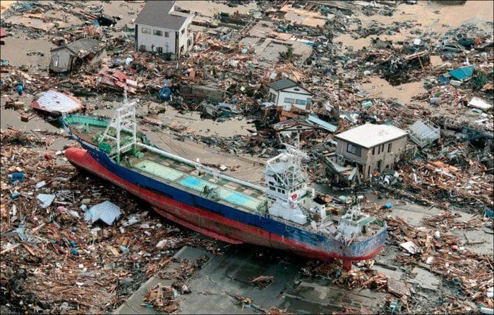 Катастрофы, цунами, судостроения