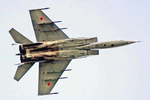 Многоцелевой боевой самолет МиГ-25