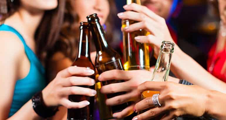 А вот общее количество выпитого во время учебы алкоголя не повлияет существенно на трудоустройство, утверждают ученые.