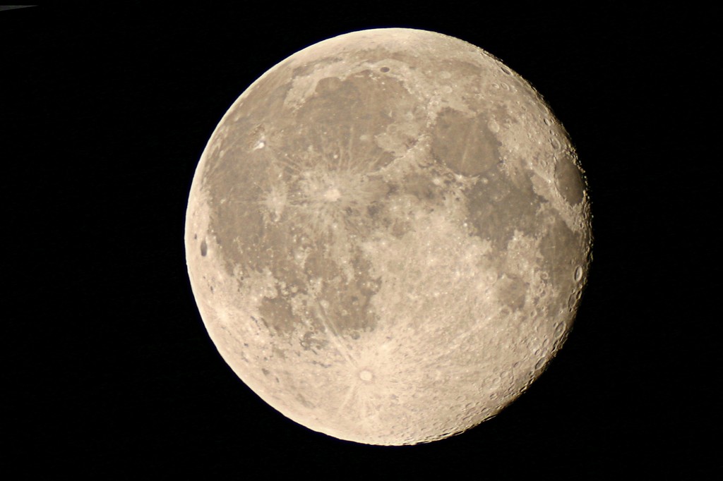 Луна – тесный «партнер» Земли 