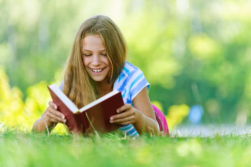  Возможно, любовь девочек к чтению отражается на общей атмосфере в классе. И таким образом, и мальчики начинают читать больше.