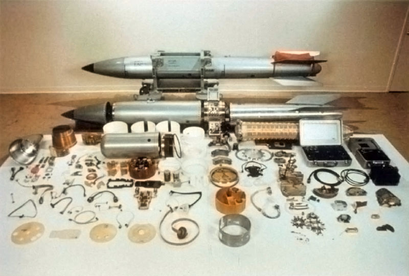 компоненты В61, боеприпасы, вооружения истребителей