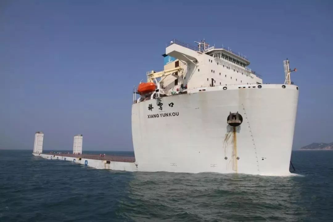 полупогружное судно, Китай, транспортное судно