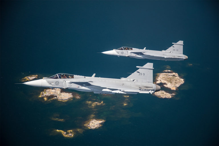 Saab, Gripen E, истребитель, Швеция, Арктика, РЭБ, стелс