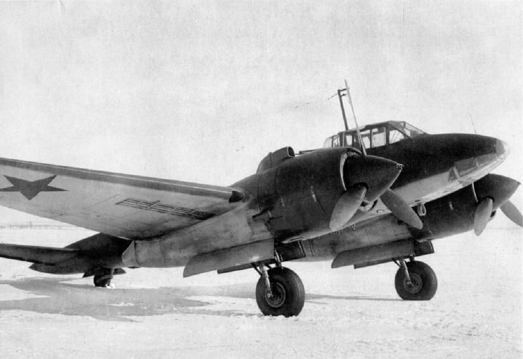 бомбардировщик Пе-2 2М-82А, авиазавод