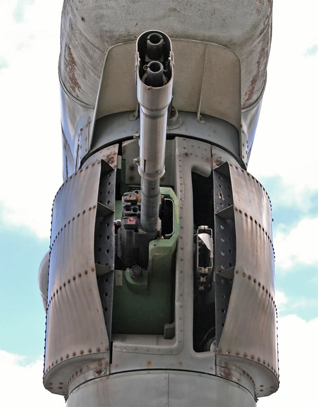 пушка ГШ-23л, установка уку-9а, бомбардировщик-ракетоносец, бомбардировщик ту-22м3