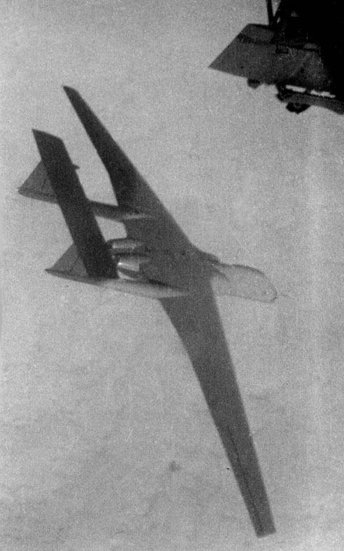 самолет-носитель, самолет ту-16, смещение модели