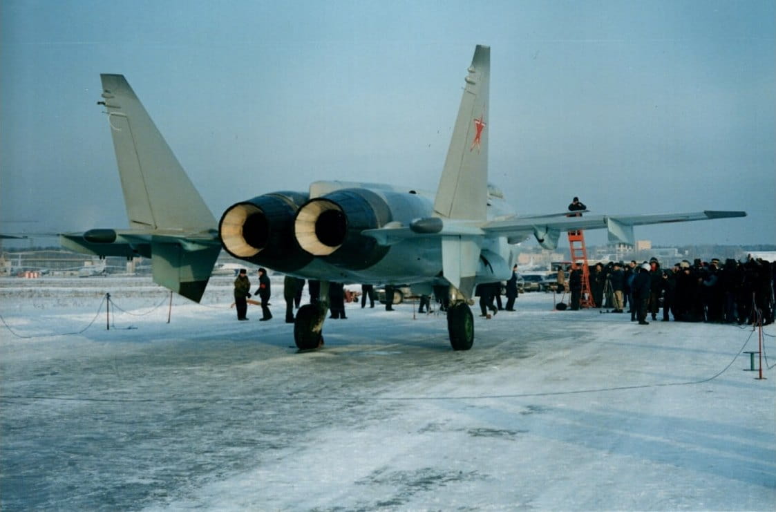 Истребитель V поколения Микоян 1.44/1.42