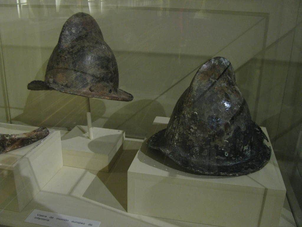 Шлемы из Северной Европы. Такие носили голландские и немецкие солдаты – на суше